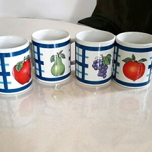 Vintage Fruits Design Mugs Set Of Four Coffee Cups White Blue New
